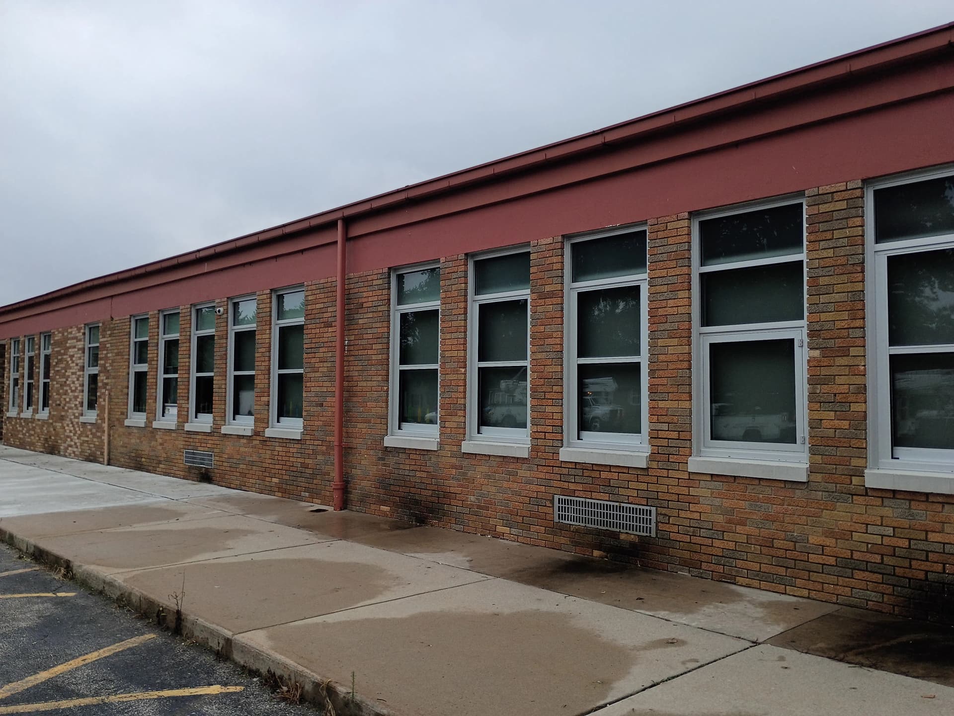 Gallery photos for Window Washing at Morton Elementary in Marysville: Image #3