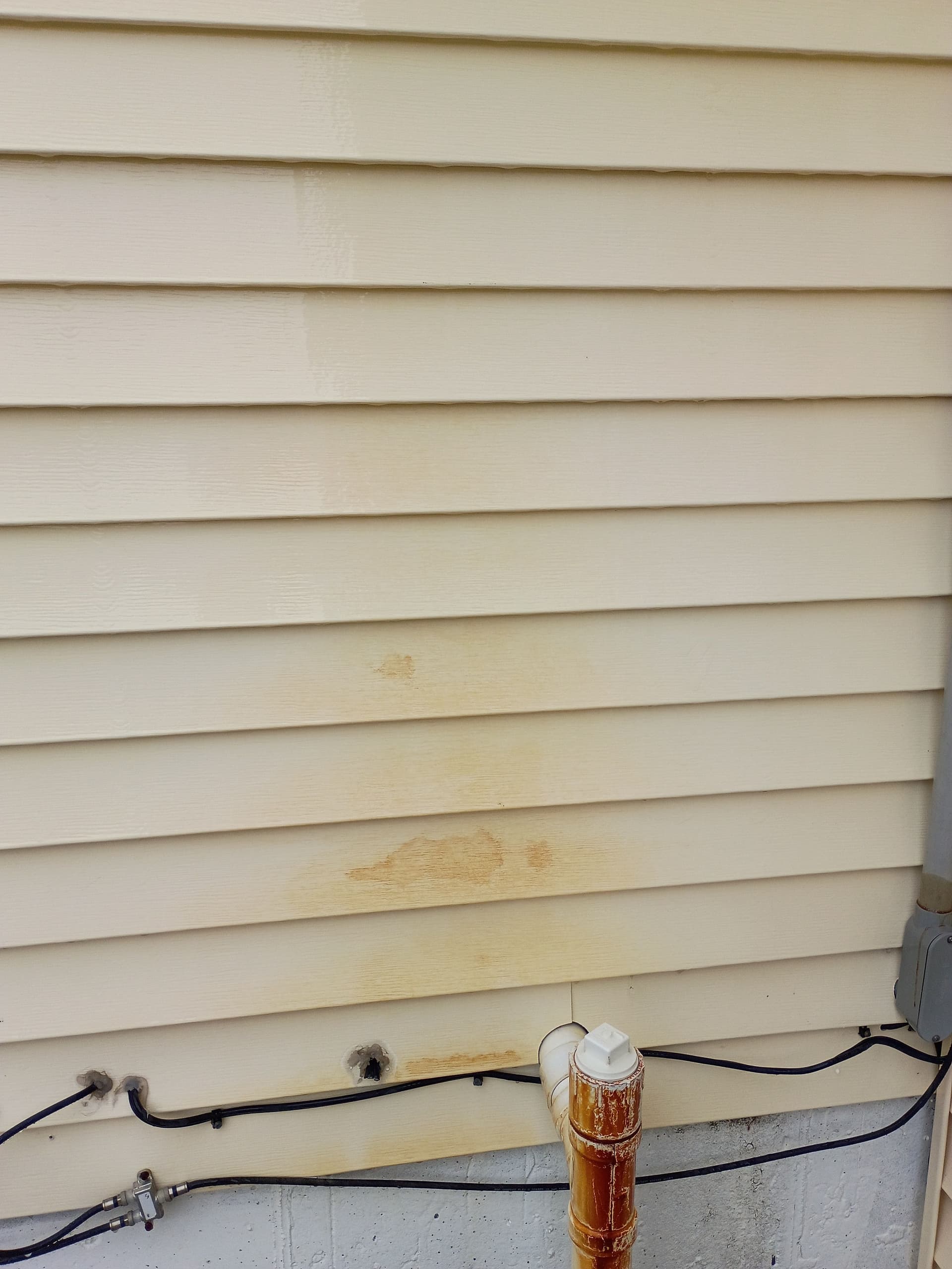 Gallery photos for Port Huron House Wash Clears Years of Algae and Rust: Image #4