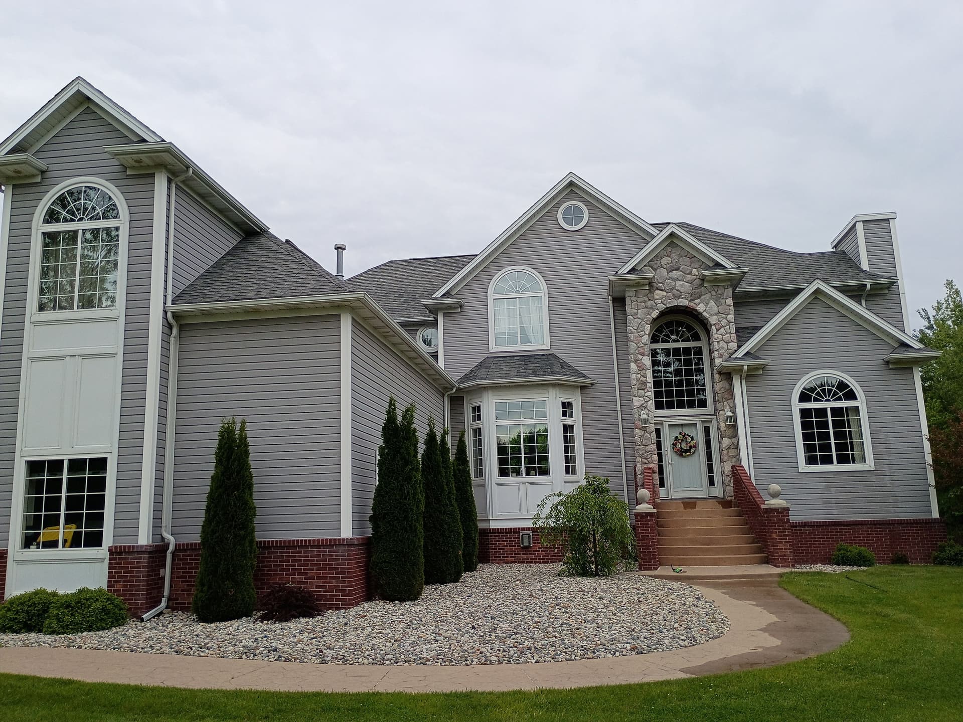 Spot-Free Window Cleaning With a 7-Day Rain Guarantee image
