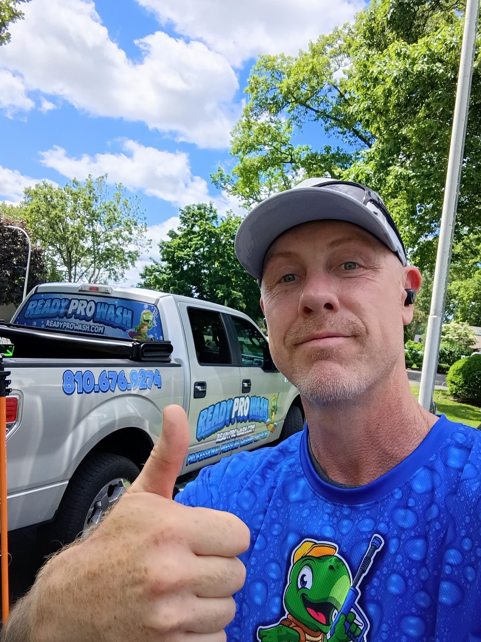 Repeat Customer Window Cleaning and House Wash Done Right image