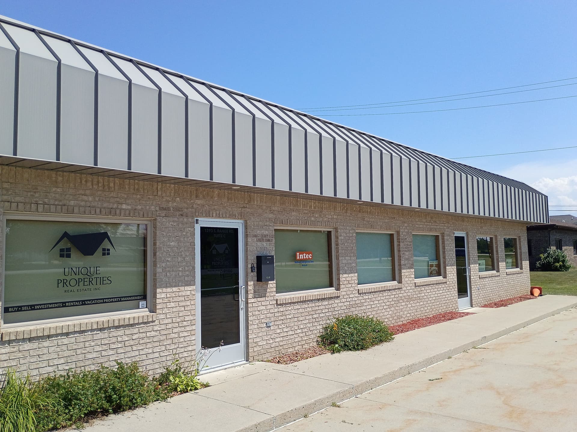 Gallery photos for Window Washing and Exterior Cleaning for Two Local St. Clair Businesses: Image #3