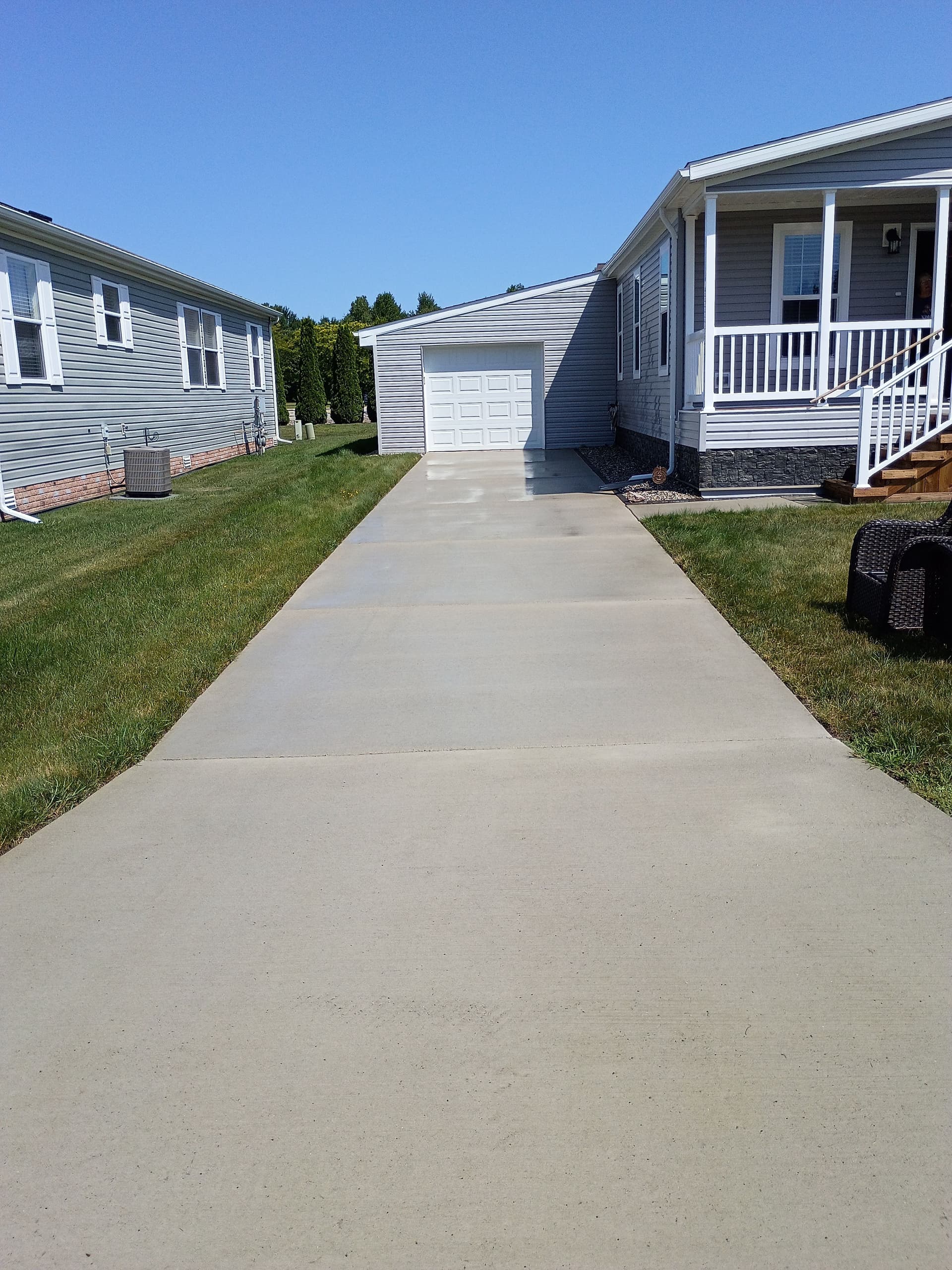 Gallery photos for House Wash and Driveway Cleaning Done Right in Twin Lakes Kimball: Image #1